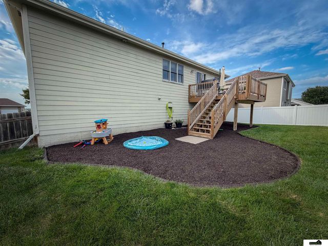 3251 Prairieview Drive, Lincoln, NE 68504