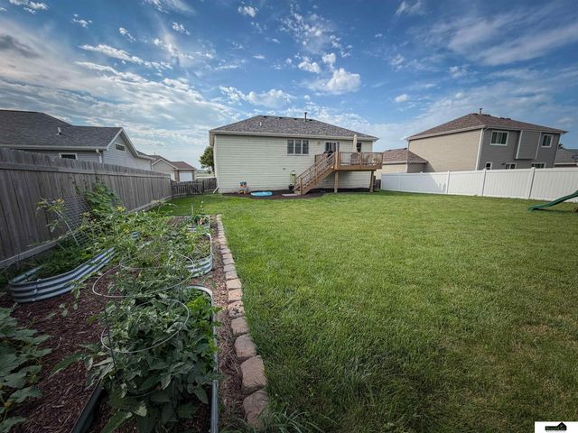 3251 Prairieview Drive, Lincoln, NE 68504