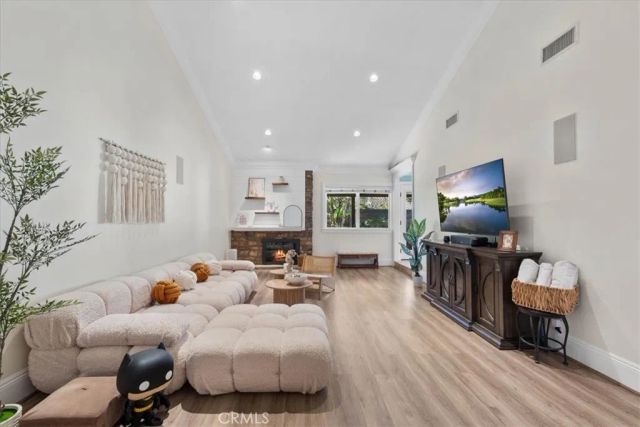 752 Capitan, Thousand Oaks, CA 91320