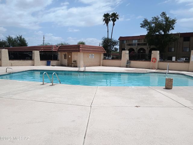 6301 N Barcelona Ct Unit 1002, Tucson, AZ 85704