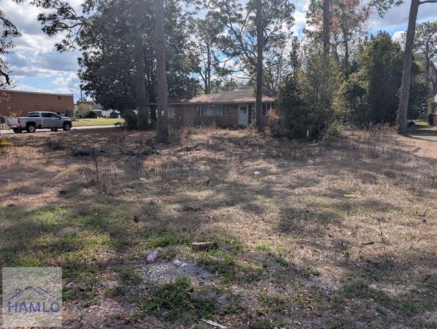 1074 East Cherry Street, Jesup, GA 31546