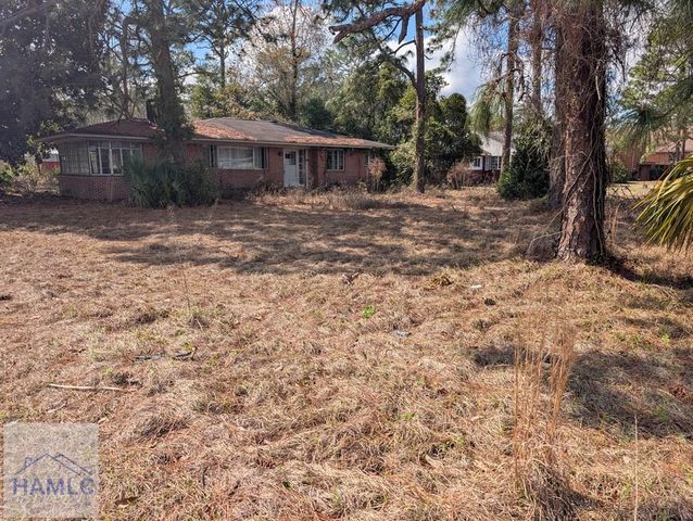 1074 East Cherry Street, Jesup, GA 31546