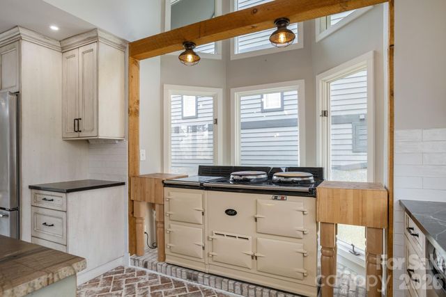 155 WINDING MEADOWS Drive, Flat Rock, NC 28731