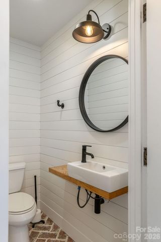 155 WINDING MEADOWS Drive, Flat Rock, NC 28731