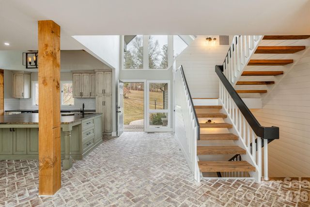 155 WINDING MEADOWS Drive, Flat Rock, NC 28731