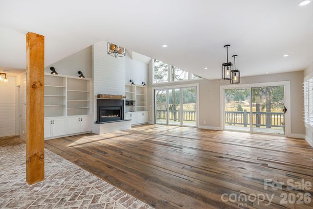 155 WINDING MEADOWS Drive, Flat Rock, NC 28731