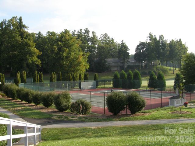 155 WINDING MEADOWS Drive, Flat Rock, NC 28731