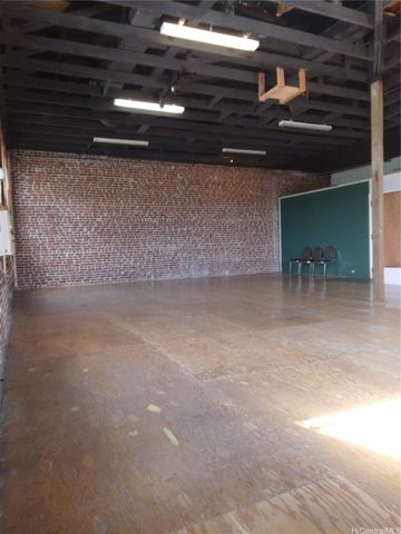 186 N King Street A, Honolulu, HI 96817