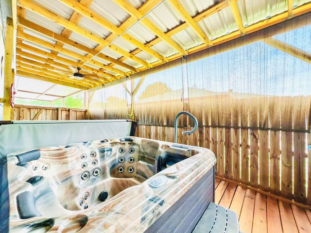 1652 Gale Drive, Pelican Bay, TX 76020
