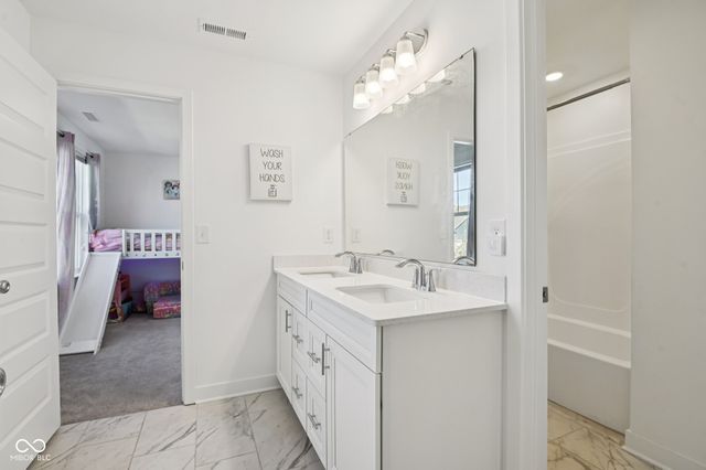 1432 Chatham Hills Boulevard, Westfield, IN 46074