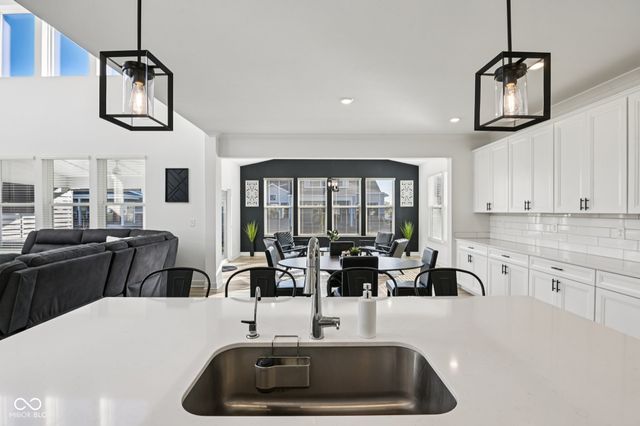 1432 Chatham Hills Boulevard, Westfield, IN 46074