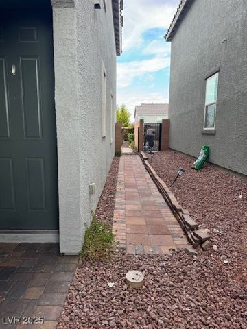 1630 Harvest Pecan Court, Las Vegas, NV 89108