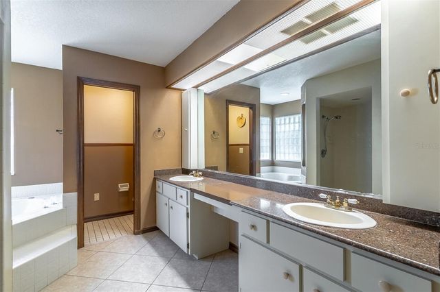 935 PINE SHADOW DRIVE, Apopka, FL 32712