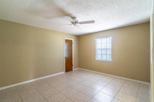 935 PINE SHADOW DRIVE, Apopka, FL 32712