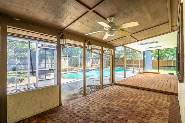 935 PINE SHADOW DRIVE, Apopka, FL 32712