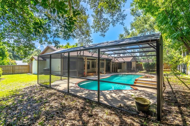 935 PINE SHADOW DRIVE, Apopka, FL 32712