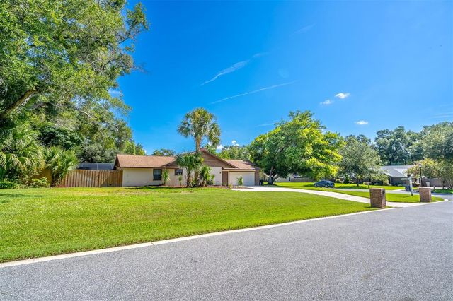 935 PINE SHADOW DRIVE, Apopka, FL 32712