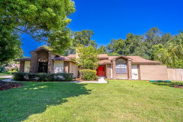 935 PINE SHADOW DRIVE, Apopka, FL 32712