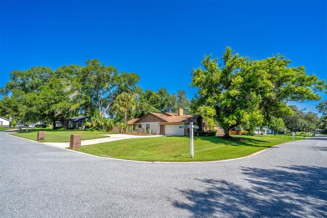 935 PINE SHADOW DRIVE, Apopka, FL 32712