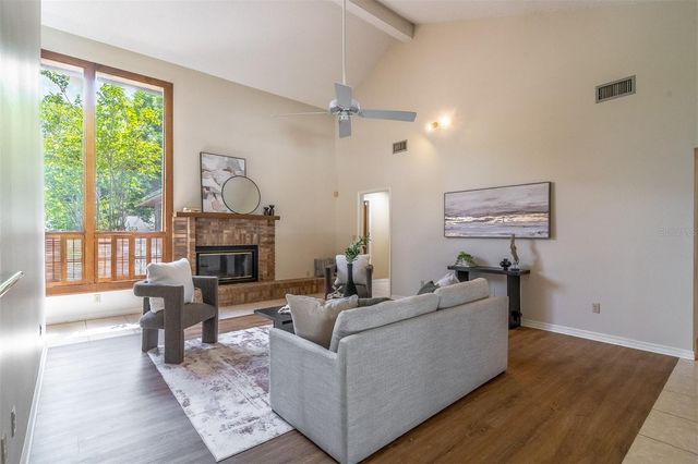 935 PINE SHADOW DRIVE, Apopka, FL 32712