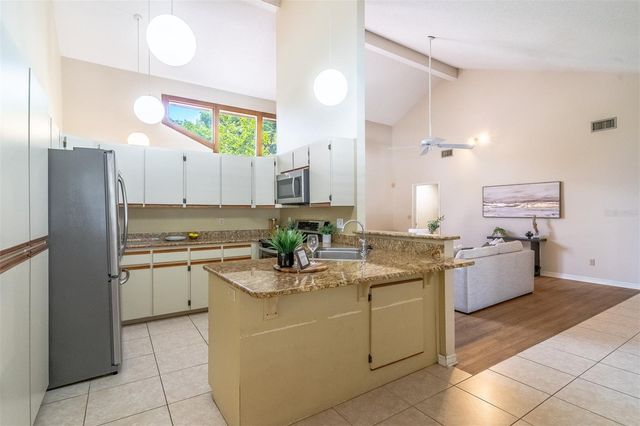 935 PINE SHADOW DRIVE, Apopka, FL 32712