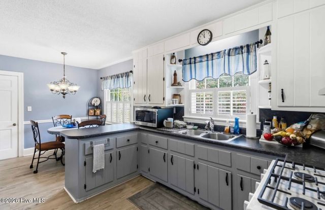 103 W Julian Avenue, Stantonsburg, NC 27883