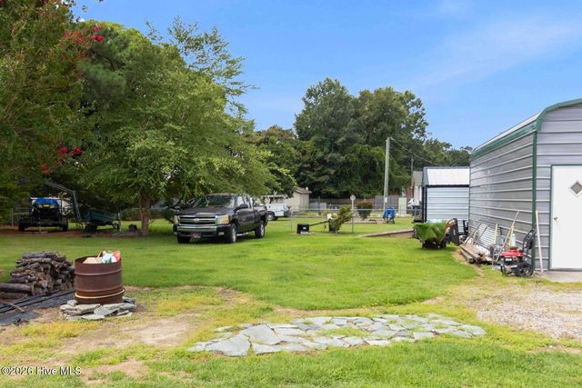 103 W Julian Avenue, Stantonsburg, NC 27883