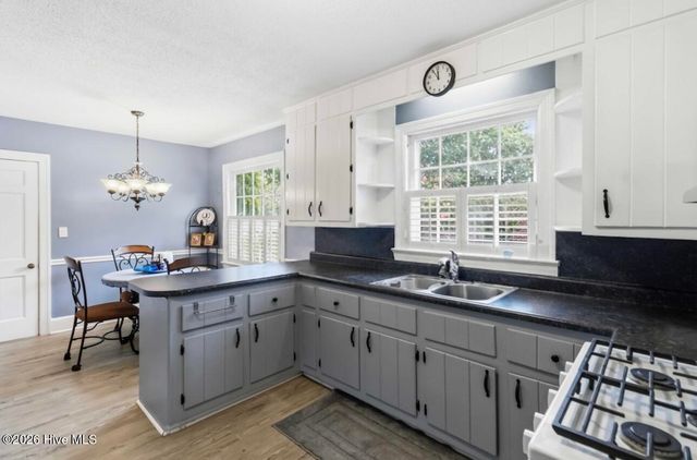 103 W Julian Avenue, Stantonsburg, NC 27883