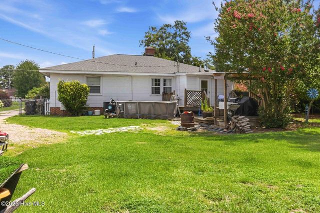 103 W Julian Avenue, Stantonsburg, NC 27883