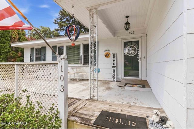 103 W Julian Avenue, Stantonsburg, NC 27883