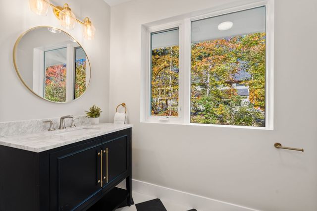 8 Irene Rd, Bedford, MA 01730