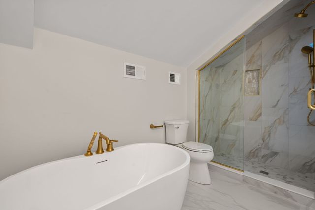 8 Irene Rd, Bedford, MA 01730
