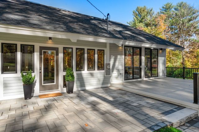 8 Irene Rd, Bedford, MA 01730
