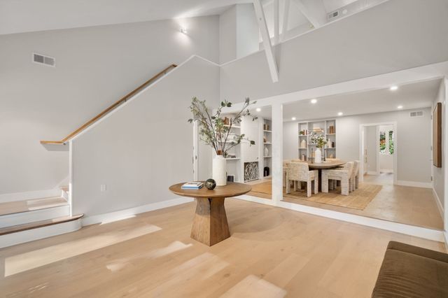 8 Irene Rd, Bedford, MA 01730