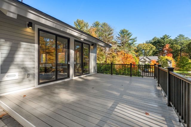 8 Irene Rd, Bedford, MA 01730