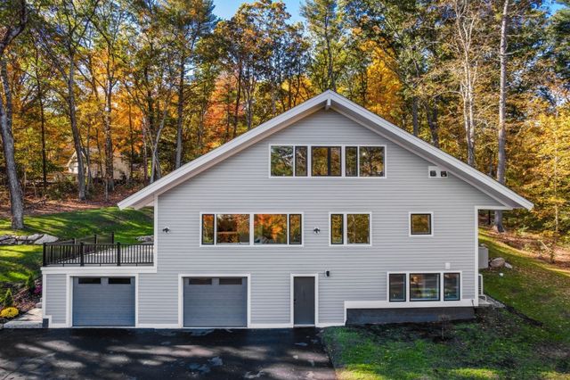 8 Irene Rd, Bedford, MA 01730