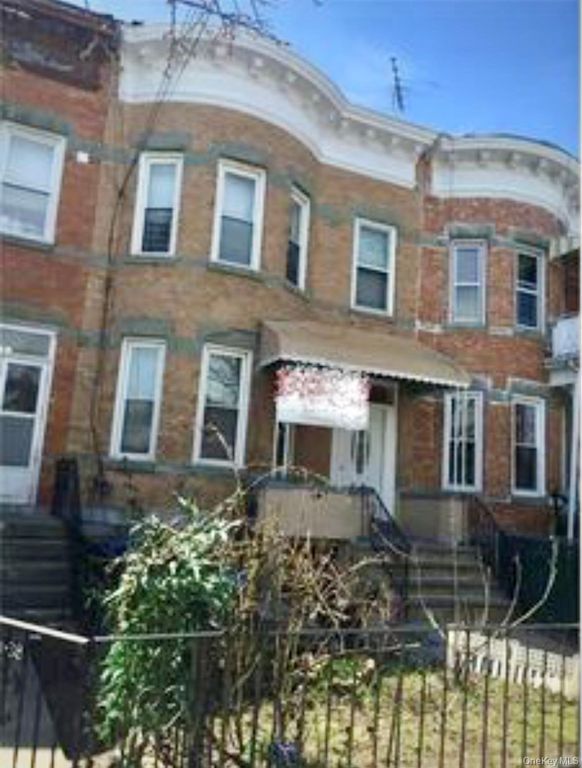 9136 Lefferts Boulevard, Richmond Hill, NY 11418