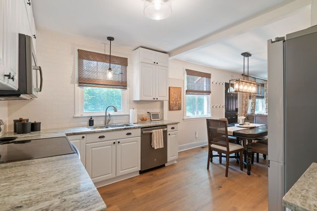 5034 Regent Dr, Nashville, TN 37220