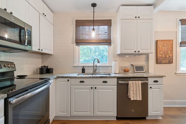 5034 Regent Dr, Nashville, TN 37220