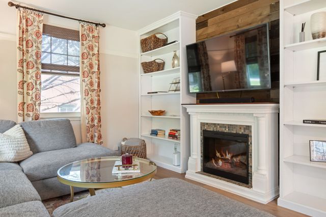 5034 Regent Dr, Nashville, TN 37220