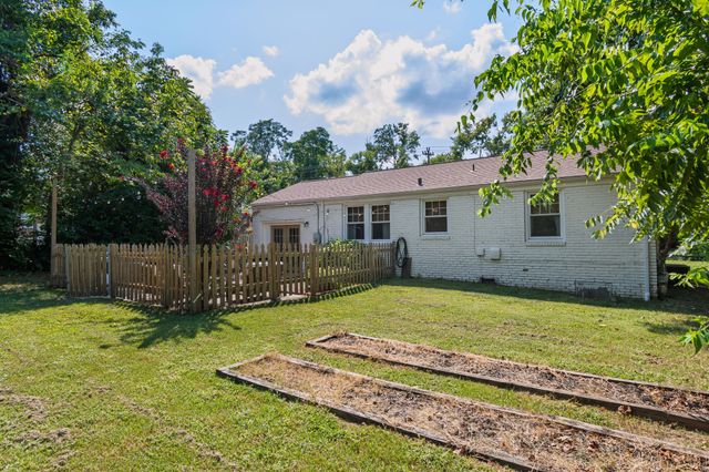 5034 Regent Dr, Nashville, TN 37220