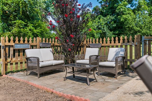 5034 Regent Dr, Nashville, TN 37220