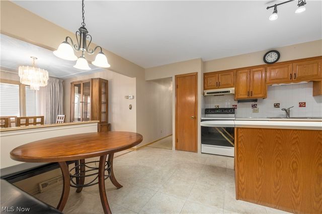 7408 Wake Robin Drive, Parma, OH 44130