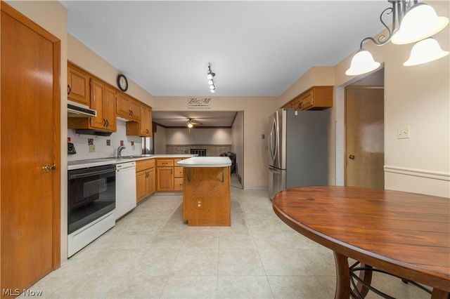 7408 Wake Robin Drive, Parma, OH 44130