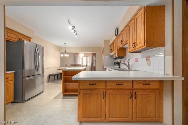 7408 Wake Robin Drive, Parma, OH 44130