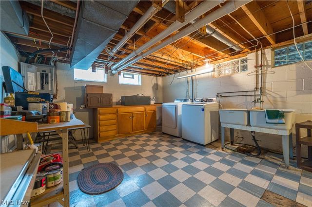 7408 Wake Robin Drive, Parma, OH 44130