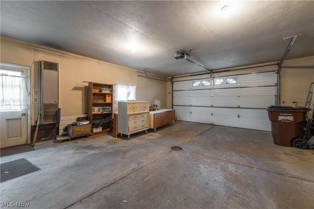 7408 Wake Robin Drive, Parma, OH 44130