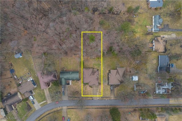 7408 Wake Robin Drive, Parma, OH 44130