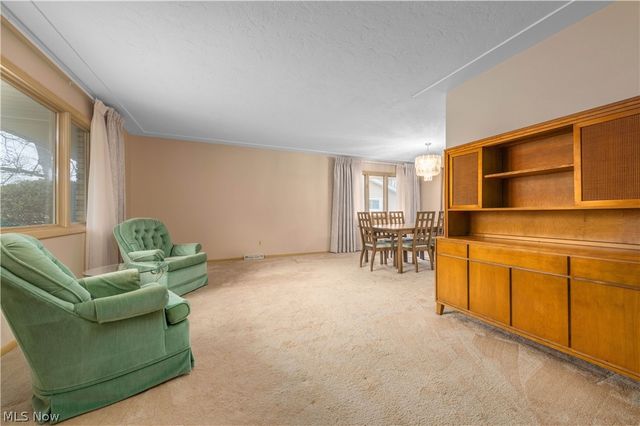 7408 Wake Robin Drive, Parma, OH 44130