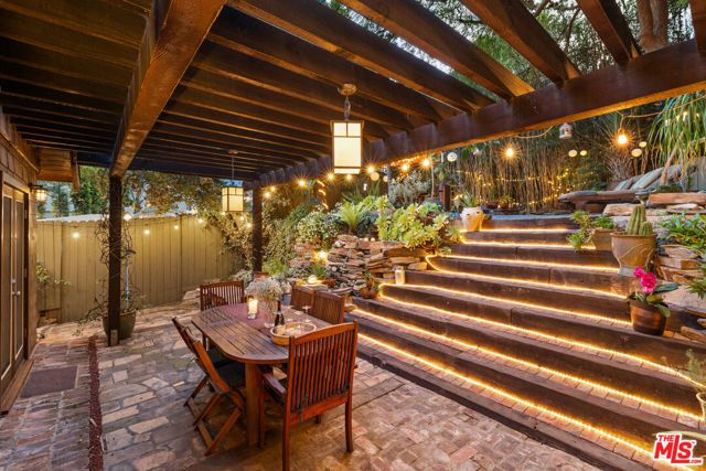 1928 Weepah Way, Los Angeles, CA 90046